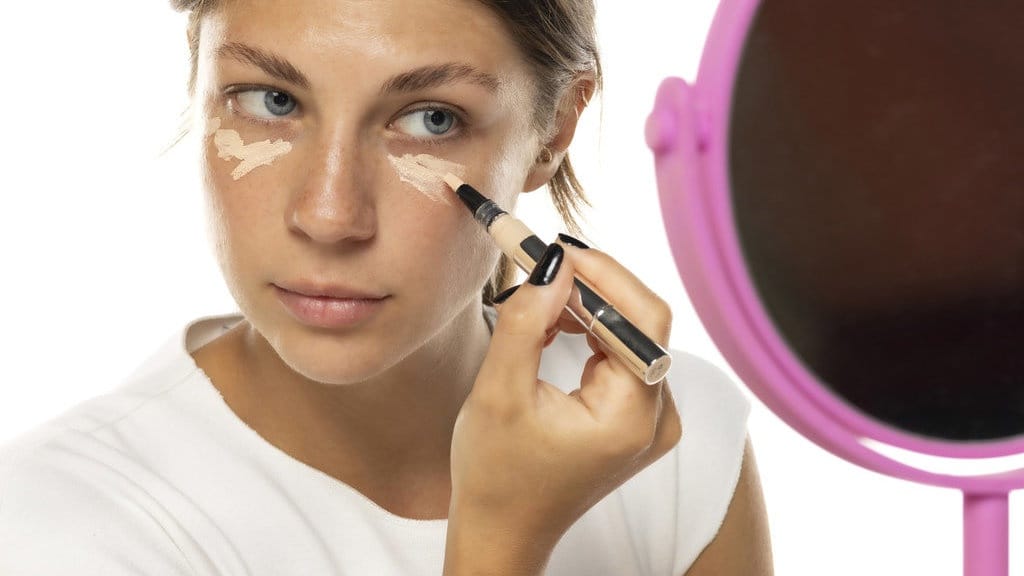 10 Rekomendasi Concealer untuk Kulit Sawo Matang