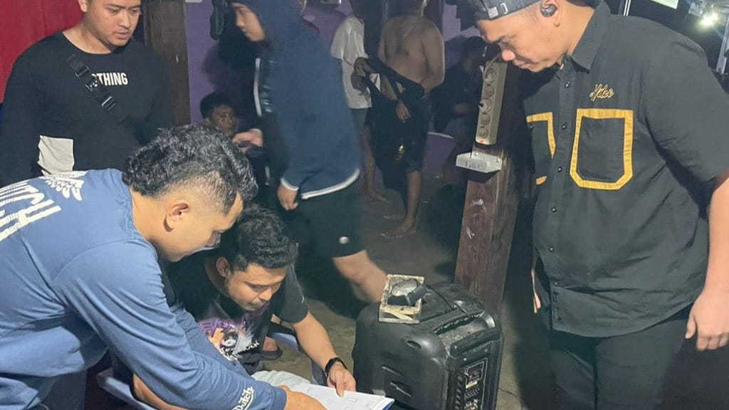 Tipu WN Malaysia, 3 Passobis Asal Wajo Ditangkap Polda Sulsel Tipu WN Malaysia, 3 Passobis Asal Wajo Ditangkap Polda Sulsel