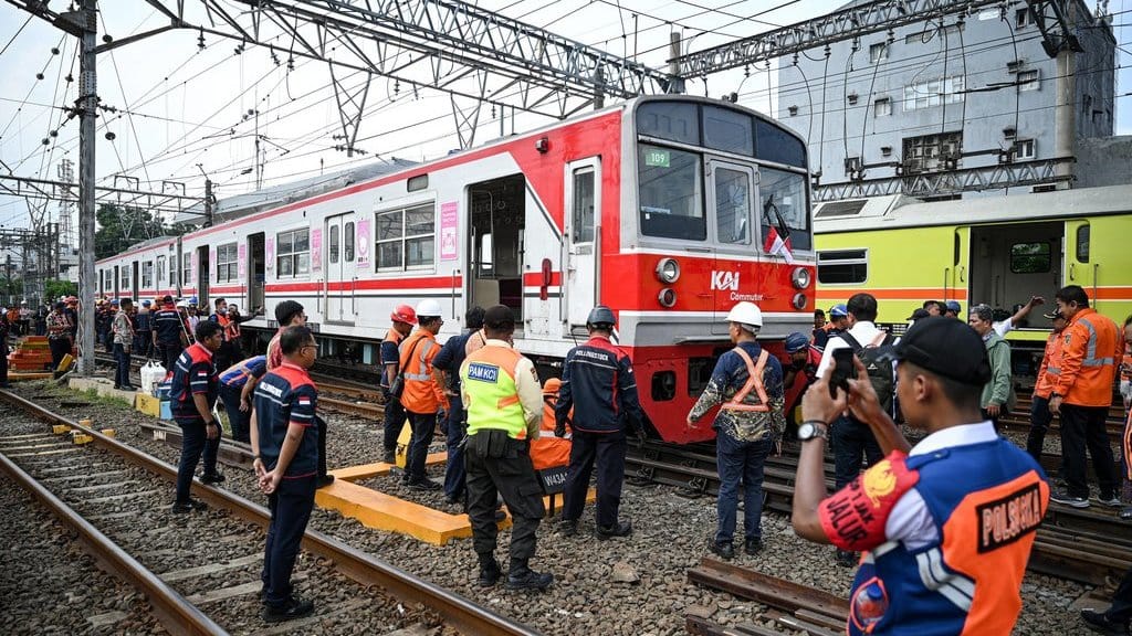 Perjalanan KA Jarak Jauh Batal Imbas KRL Bogor-Jakarta Anjlok Perjalanan KA Jarak Jauh Batal Imbas KRL Bogor-Jakarta Anjlok