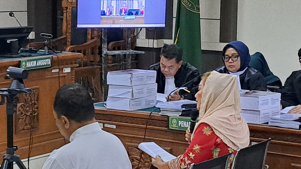 Mbak Ita Tidak Minta Bebas, Cuma Mohon Dihukum Ringan