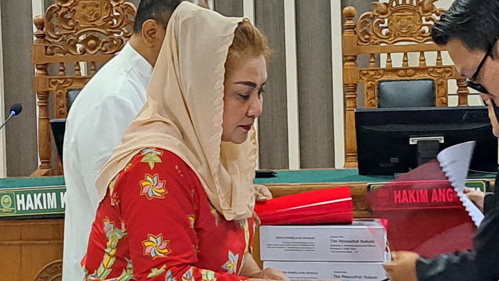 Bacakan Pleidoi, Mbak Ita Singgung Hasto yang Dapat Amnesti Bacakan Pleidoi, Mbak Ita Singgung Hasto yang Dapat Amnesti