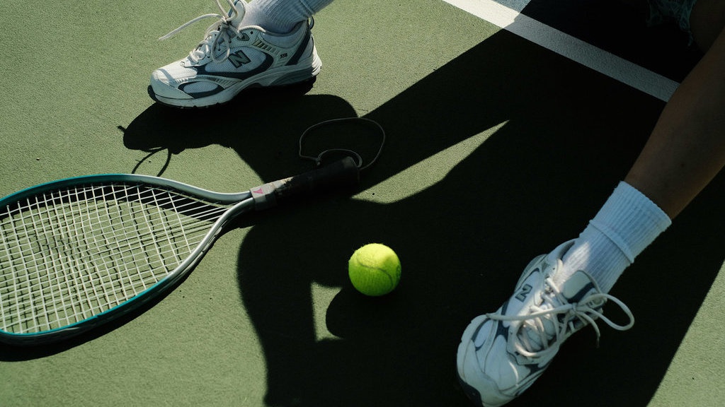 11 Rekomendasi Sepatu Tenis Pria yang Bagus dan Murah