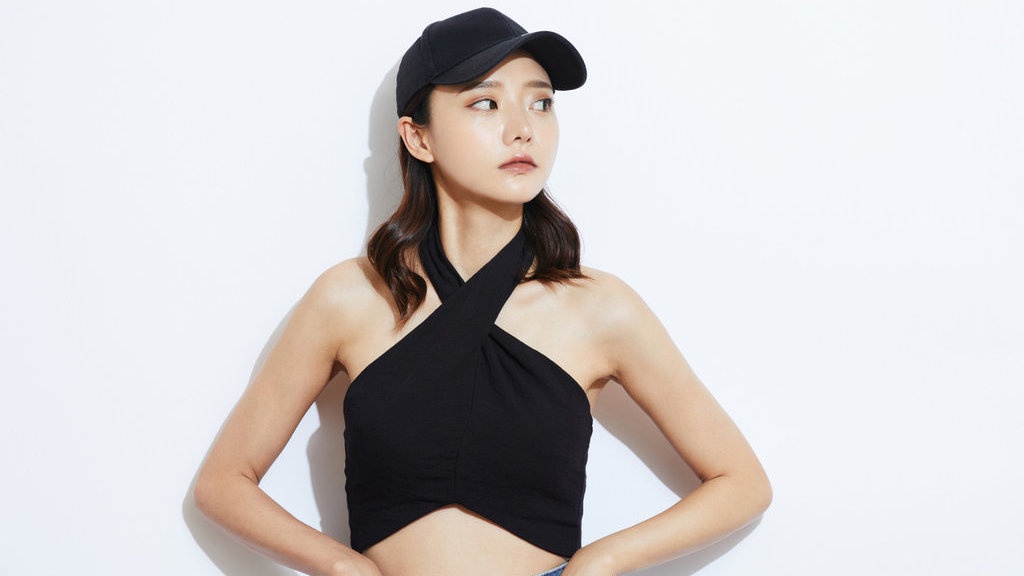 7 Rekomendasi Crop Top untuk Tampilan Fashion Elegan 7 Rekomendasi Crop Top untuk Tampilan Fashion Elegan