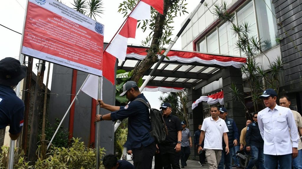 Dianggap Cemari Lingkungan, 4 Hotel di Puncak Bogor Disegel KLH Dianggap Cemari Lingkungan, 4 Hotel di Puncak Bogor Disegel KLH