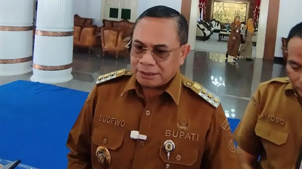 Bupati Pati Sudewo Ogah Mundur Meski Didesak Masyarakat Bupati Pati Sudewo Ogah Mundur Meski Didesak Masyarakat