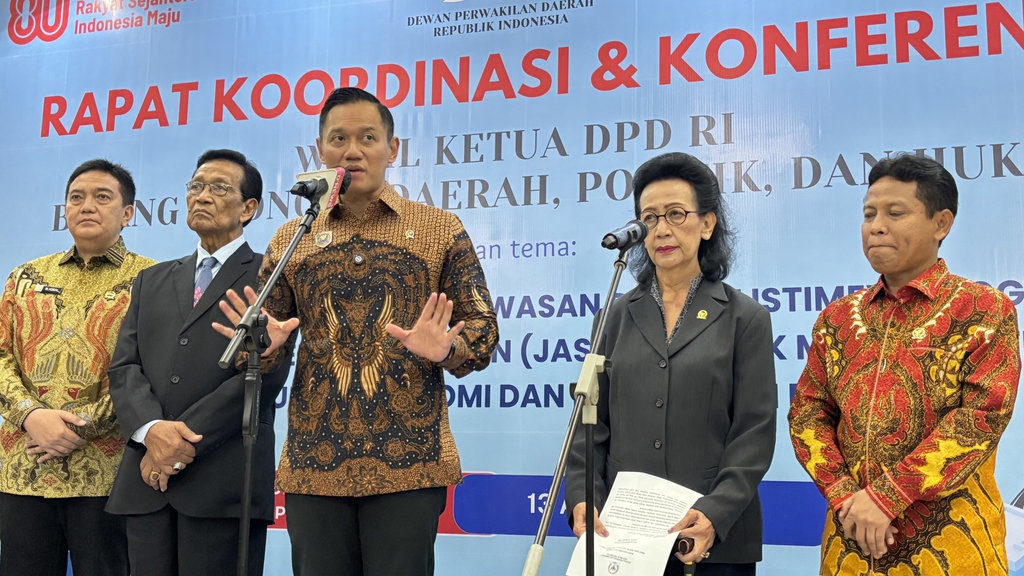 AHY Pastikan SBY akan Hadir di Sidang Tahunan MPR AHY Pastikan SBY akan Hadir di Sidang Tahunan MPR