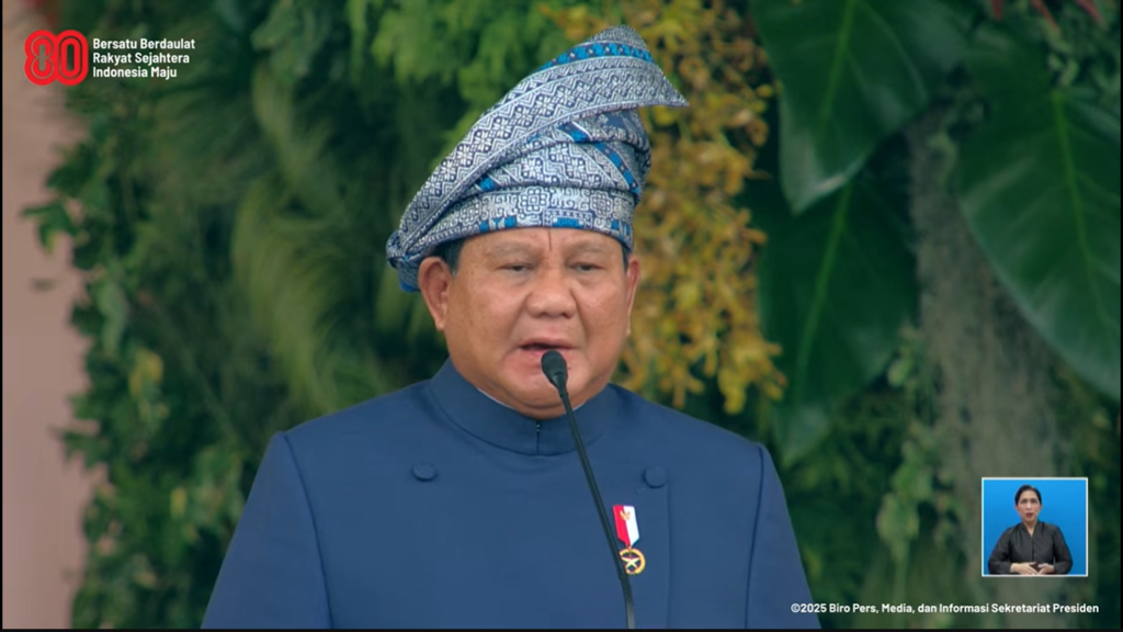 Upacara Penurunan Bendera Pusaka, Prabowo & Gibran Ganti Kostum