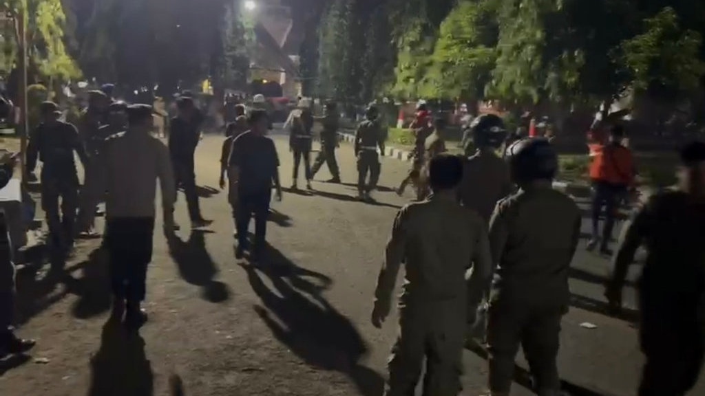 Pemkab Bone Batalkan Kenaikan PBB 300 Persen usai Didemo Warga Pemkab Bone Batalkan Kenaikan PBB 300 Persen usai Didemo Warga