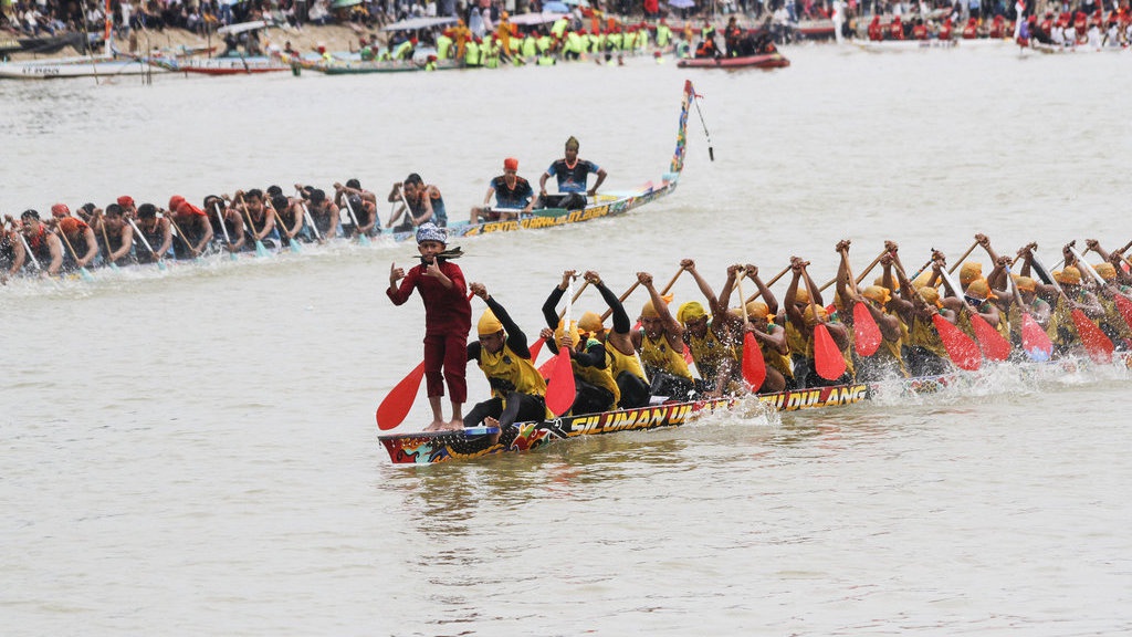 Kapan Mike Melly ke Festival Pacu Jalur 2025? Cek Jadwalnya! Kapan Mike Melly ke Festival Pacu Jalur 2025? Cek Jadwalnya!