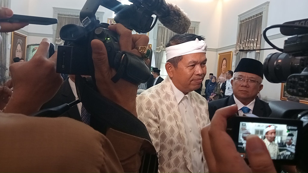 Dedi Mulyadi Janji Ganti Rugi Pihak Terdampak Ricuh Demo Ojol Dedi Mulyadi Janji Ganti Rugi Pihak Terdampak Ricuh Demo Ojol