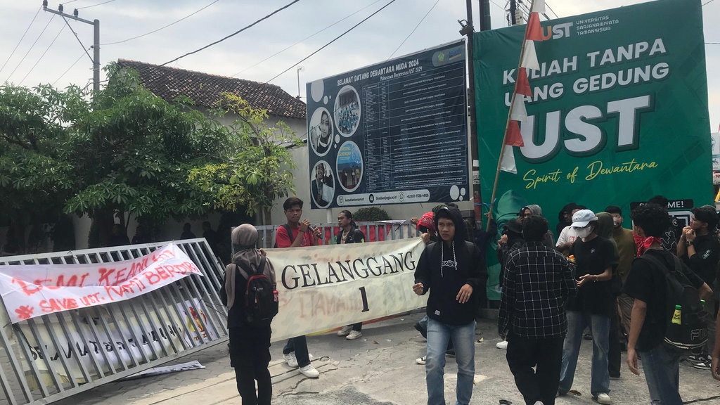 Terima Audiensi Mahasiswa, Rektor UST Yogya Tetap Bantah Korupsi Terima Audiensi Mahasiswa, Rektor UST Yogya Tetap Bantah Korupsi