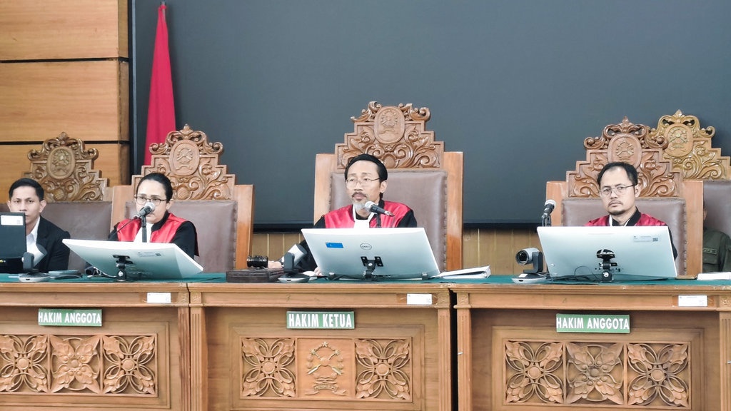 Silfester Matutina Absen Sidang Perdana PK Kasus Fitnah JK Silfester Matutina Absen Sidang Perdana PK Kasus Fitnah JK