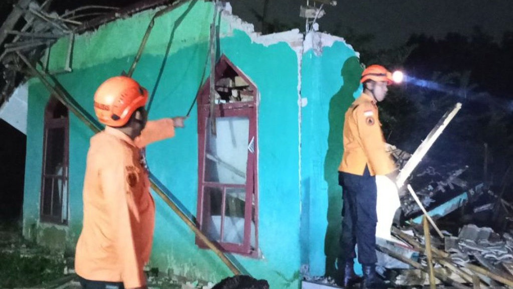 BNPB Catat 26 Rumah Rusak di Karawang Akibat Gempa di Bekasi BNPB Catat 26 Rumah Rusak di Karawang Akibat Gempa di Bekasi