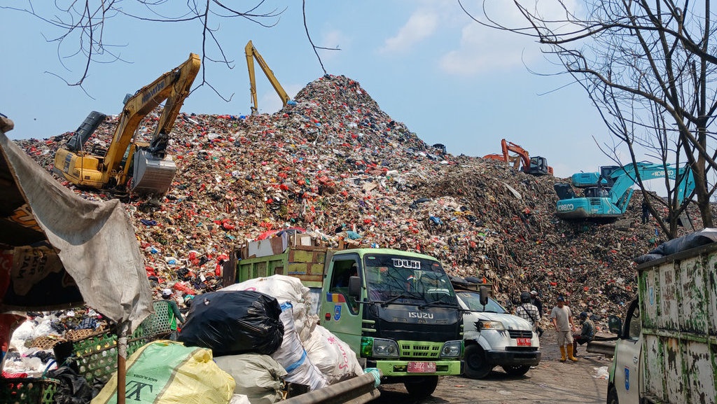 Tangsel Bidik Bogor usai Ditolak Buang Sampah ke Pandeglang Tangsel Bidik Bogor usai Ditolak Buang Sampah ke Pandeglang