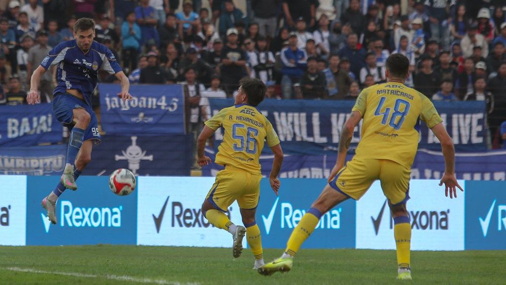 Hasil Persib vs Persebaya Liga Super 2025: 1-0 Maung Menang Hasil Persib vs Persebaya Liga Super 2025: 1-0 Maung Menang