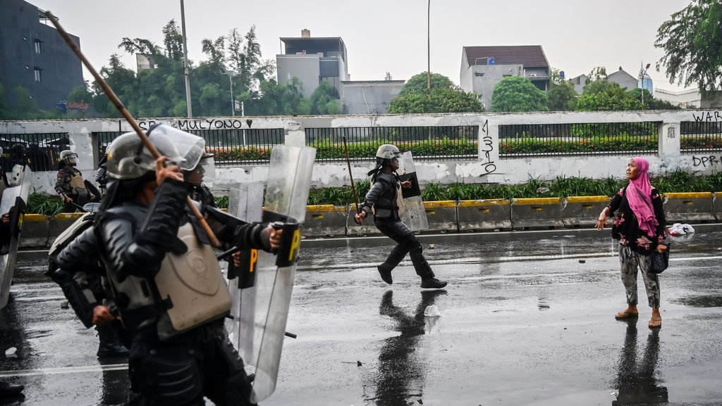 Menagih Reformasi Polri: Mengayomi, Bukan Represif Menagih Reformasi Polri: Mengayomi, Bukan Represif