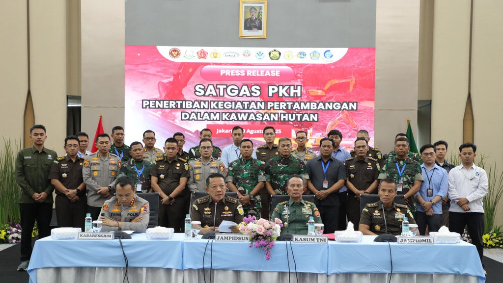 Satgas PKH Laporkan Kawasan Hutan Akan Dikuasai Kembali Negara Satgas PKH Laporkan Kawasan Hutan Akan Dikuasai Kembali Negara