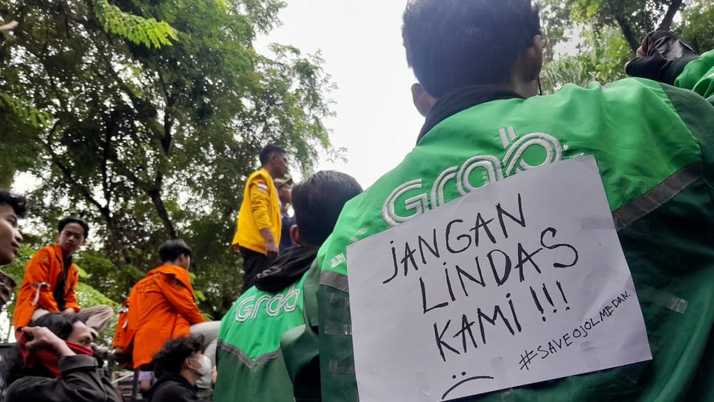 Ojol di Medan Demo Solidaritas untuk Affan: Jangan Lindas Kami Ojol di Medan Demo Solidaritas untuk Affan: Jangan Lindas Kami