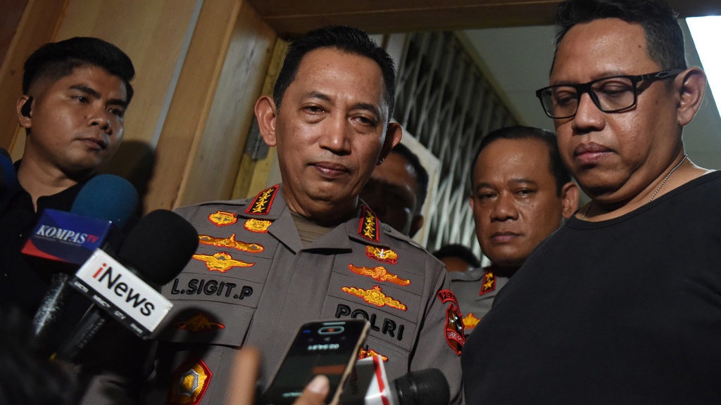 Kapolri Konfirmasi Terduga Pelaku Ledakan Sekolah Siswa SMA 72 Kapolri Konfirmasi Terduga Pelaku Ledakan Sekolah Siswa SMA 72