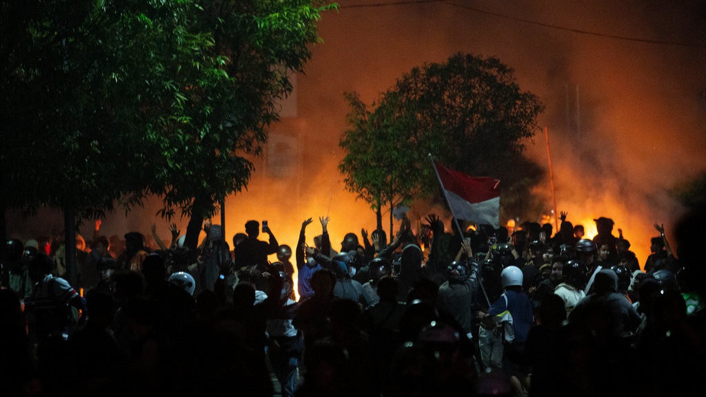 Narasi Protes Damai dan Potensi Pelemahan Tuntutan Rakyat Narasi Protes Damai dan Potensi Pelemahan Tuntutan Rakyat