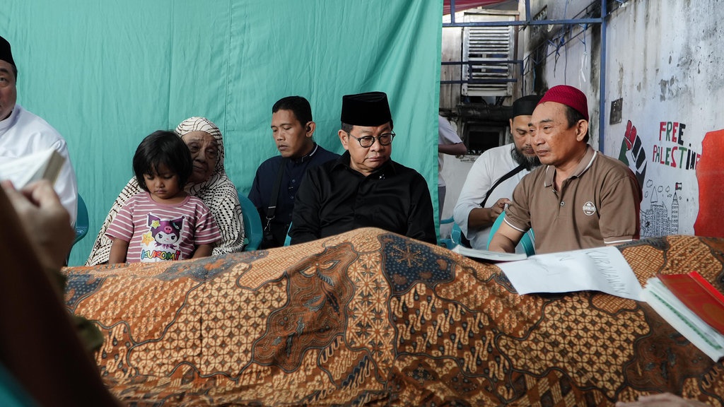 Pramono Layat ke Rumah Affan, Ojol yang Tertabrak Rantis Polisi