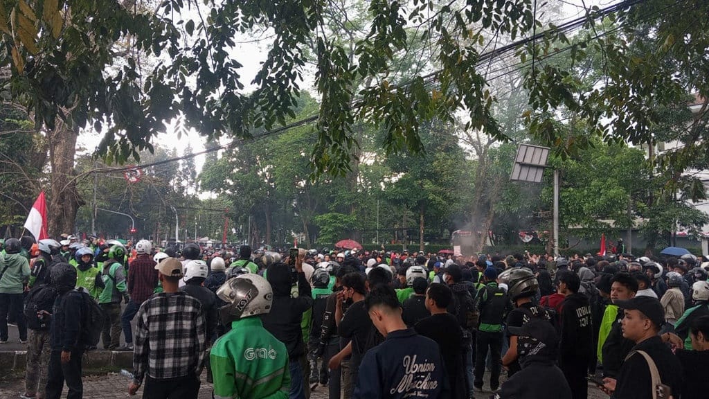 Pedemo Serbu Gedung DPRD Jabar, Tuntut Keadilan Affan Kurniawan