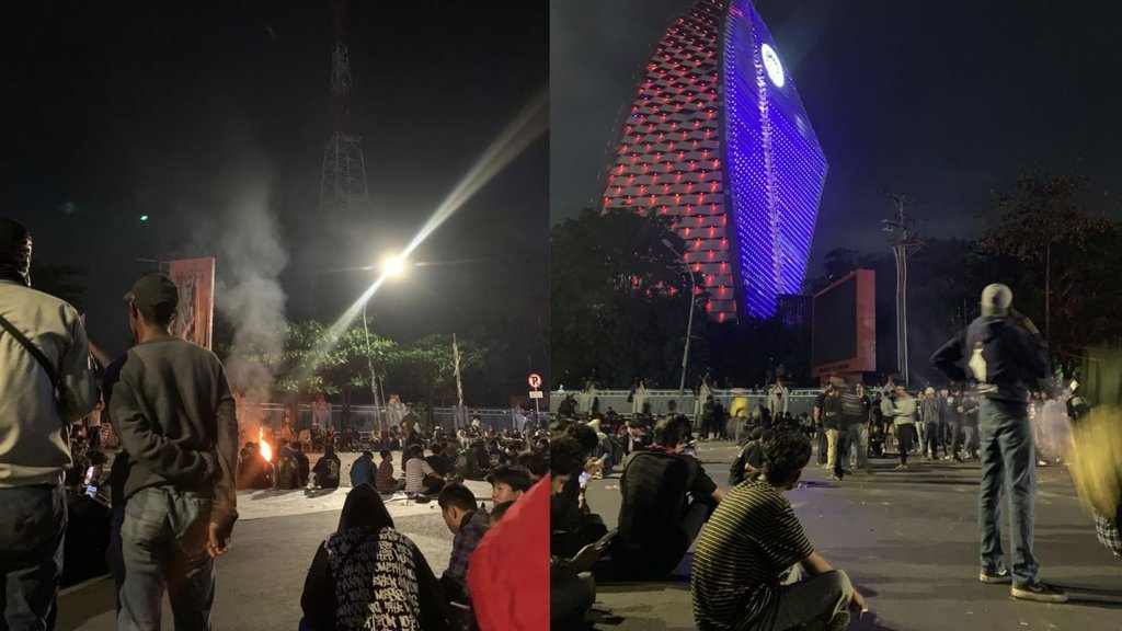 Massa Blokade Jalan Pettarani Makassar, Tuntut Kapolri Mundur