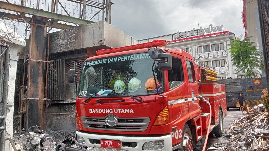 Gedung DPRD Jabar hingga Bank Rusak Imbas Demo Ricuh di Bandung Gedung DPRD Jabar hingga Bank Rusak Imbas Demo Ricuh di Bandung