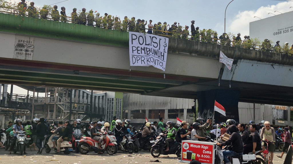 Demo Berlanjut di Mako Brimob Kwitang, Massa Tertahan Barikade Demo Berlanjut di Mako Brimob Kwitang, Massa Tertahan Barikade