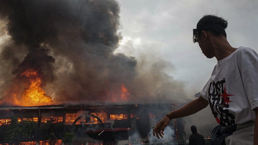 Kondisi Terkini Usai Demo Jakarta & Surabaya Update 31 Agustus Kondisi Terkini Usai Demo Jakarta & Surabaya Update 31 Agustus