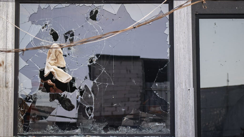 Daftar Barang Sahroni yang Diambil Massa: Iron Man hingga Tas LV Daftar Barang Sahroni yang Diambil Massa: Iron Man hingga Tas LV