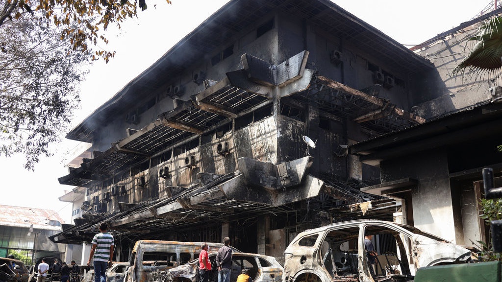 11 Orang Jadi Tersangka Pembakaran DPRD Makassar & Sulsel 11 Orang Jadi Tersangka Pembakaran DPRD Makassar & Sulsel