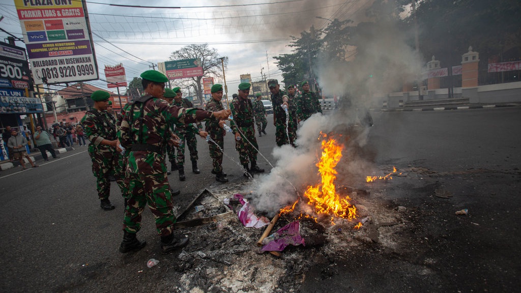 Mahasiswa UIN Sunan Kalijaga Demo Tuntut Reformasi DPR-Polisi Mahasiswa UIN Sunan Kalijaga Demo Tuntut Reformasi DPR-Polisi