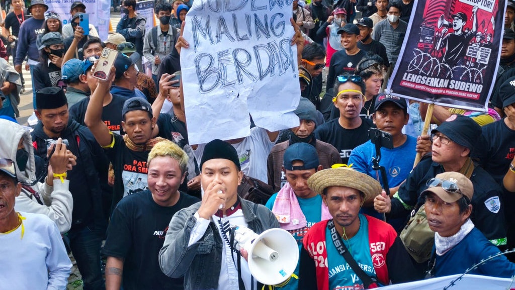 Apakah Ada Demo Hari Ini di Pati, Semarang, & Solo? Cek Infonya Apakah Ada Demo Hari Ini di Pati, Semarang, & Solo? Cek Infonya