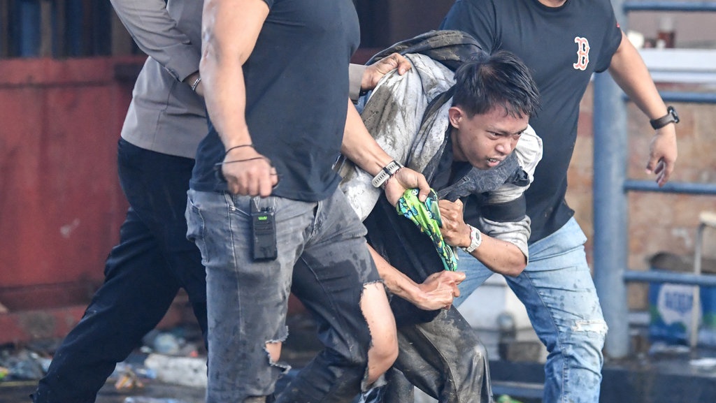 Lagu Lama Usai Demonstrasi: Serangan Siber & Penangkapan Aktivis Lagu Lama Usai Demonstrasi: Serangan Siber & Penangkapan Aktivis