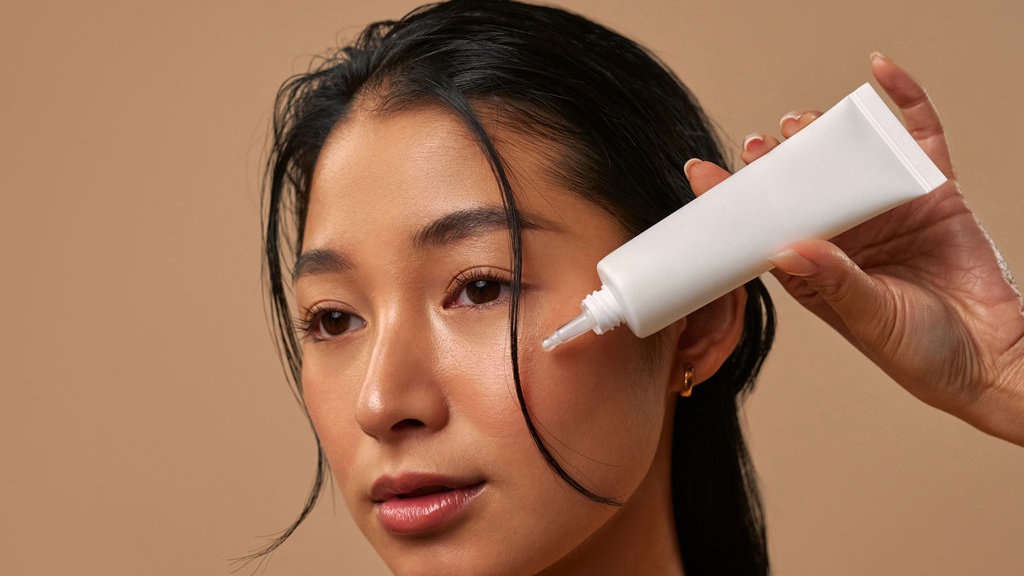 10 Rekomendasi Sunscreen untuk Kulit Berminyak & Pori-Pori Besar