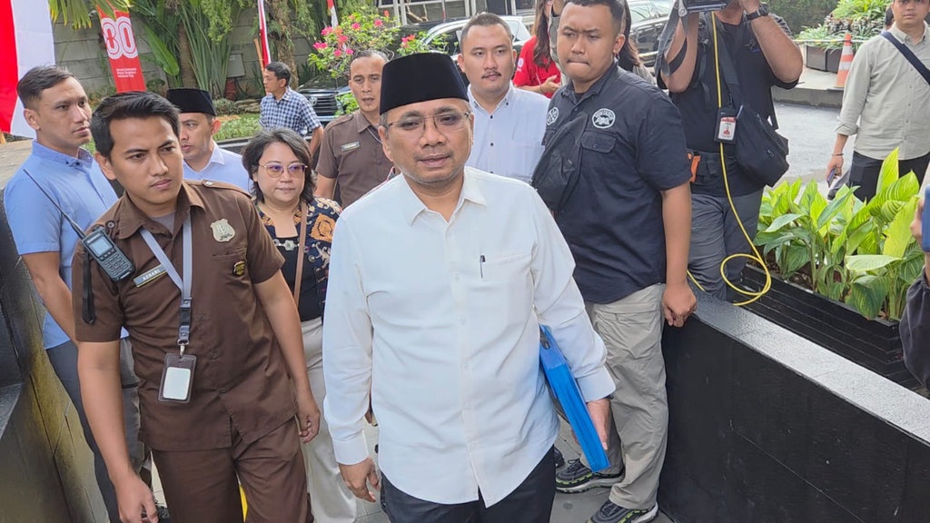 Eks Menag Yaqut Penuhi Panggilan KPK soal Korupsi Kuota Haji Eks Menag Yaqut Penuhi Panggilan KPK soal Korupsi Kuota Haji