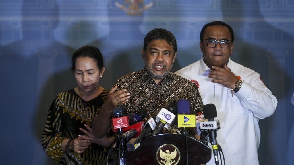 KSPI Minta Pejabat Publik Tak Flexing Hidup Mewah ke Publik KSPI Minta Pejabat Publik Tak Flexing Hidup Mewah ke Publik