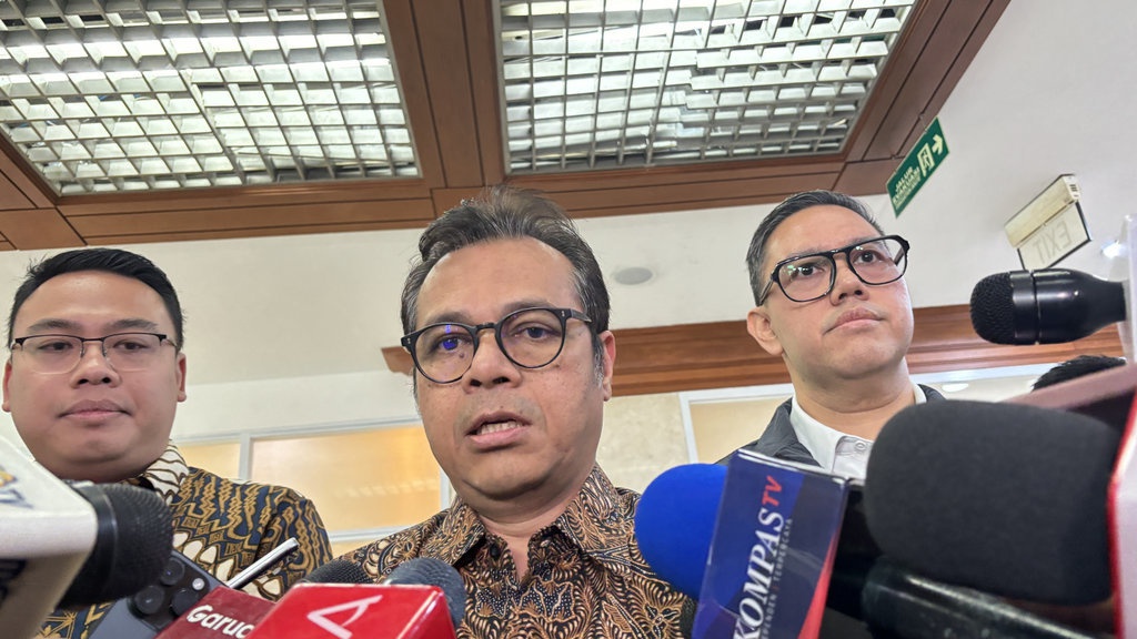 Wamenkomdigi Sebut TikTok Masih Evaluasi Fitur Live Wamenkomdigi Sebut TikTok Masih Evaluasi Fitur Live