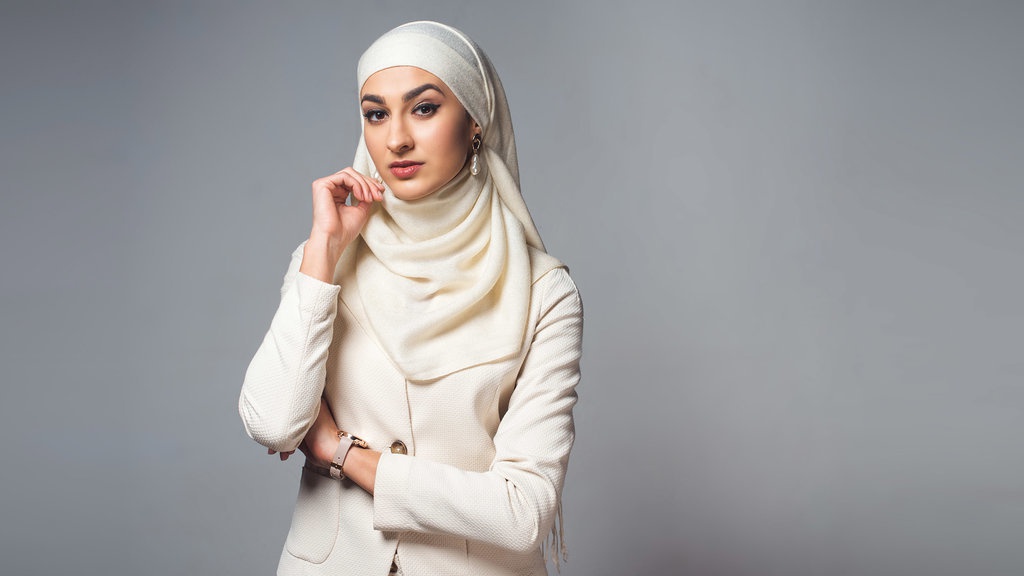 7 Rekomendasi Outfit Pakaian Smart Casual Muslimah Hijab 7 Rekomendasi Outfit Pakaian Smart Casual Muslimah Hijab