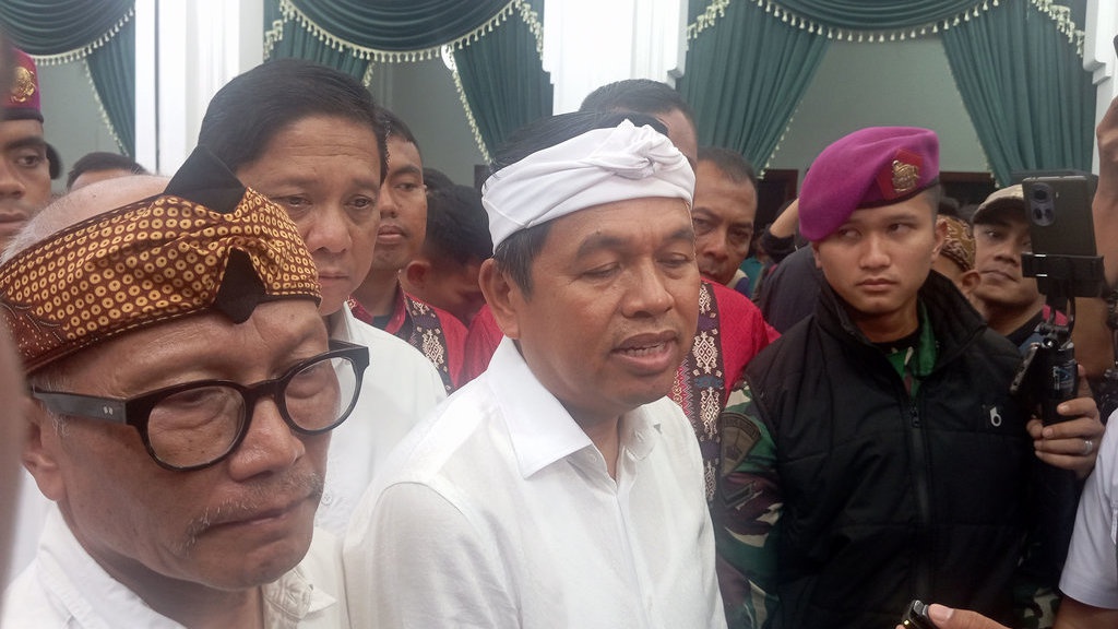 Dedi Mulyadi Setop Operasional 26 Perusahaan Tambang di Bogor Dedi Mulyadi Setop Operasional 26 Perusahaan Tambang di Bogor