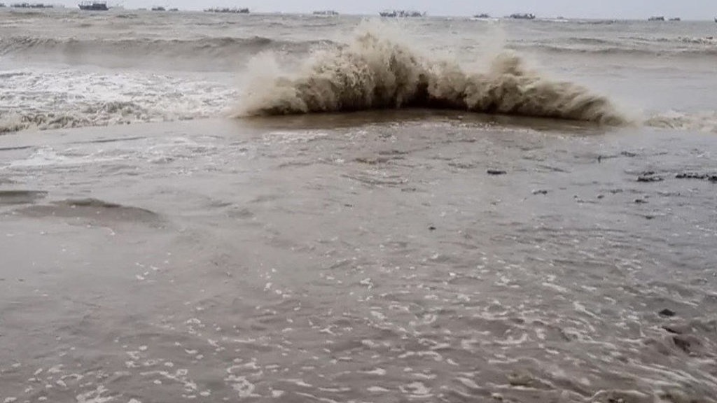 Gelombang Tinggi Terjang Patimban, Subang, 40 Rumah Terdampak Gelombang Tinggi Terjang Patimban, Subang, 40 Rumah Terdampak