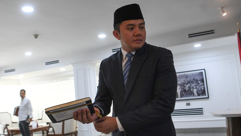 Pemerintah Salurkan BLT Senilai Rp900 Ribu Per 3 Bulan Pemerintah Salurkan BLT Senilai Rp900 Ribu Per 3 Bulan