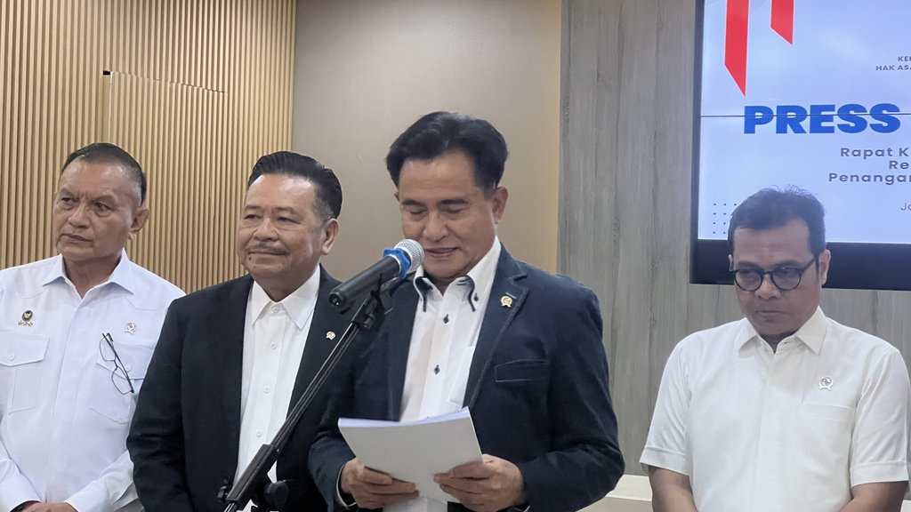 Yusril soal Tim Independen Pencari Fakta: Cukup Lembaga yang Ada Yusril soal Tim Independen Pencari Fakta: Cukup Lembaga yang Ada