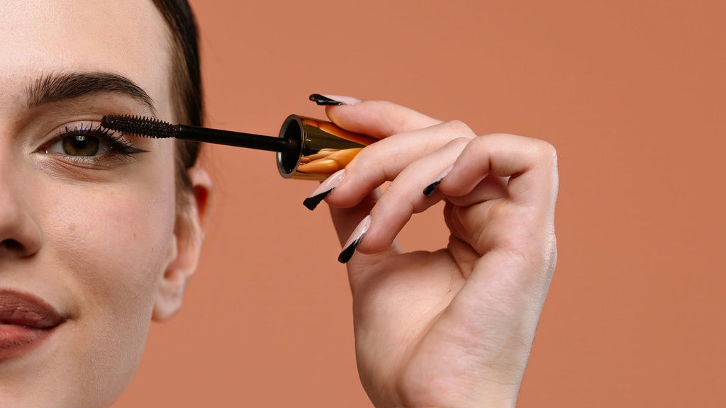 7 Rekomendasi Maskara Maybelline Waterproof & Tahan Lama