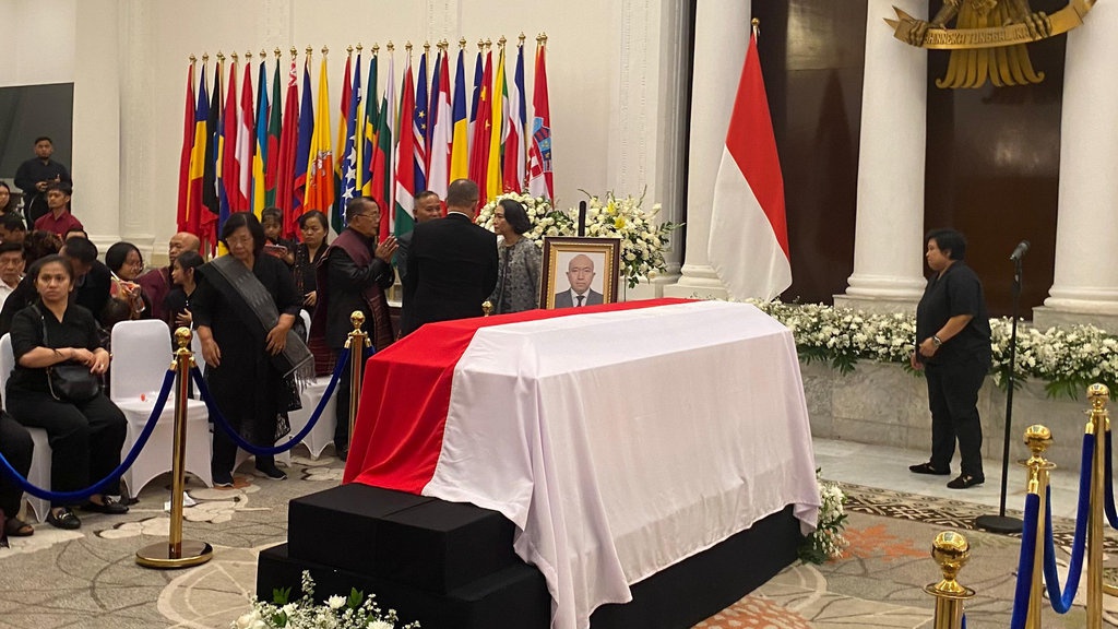 Menlu Sugiono Janji Tanggung Biaya Sekolah Anak Diplomat Zetro