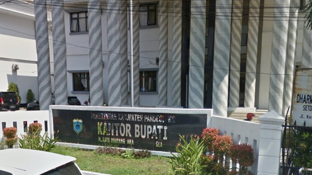 Kantor Bupati Pandeglang Pasang Pintu Besi, Cegah Pencurian Aset