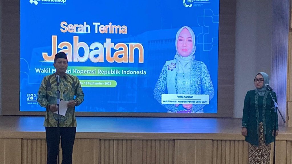 Menkop Minta Wakilnya Farida Bantu Kawal Kodes Merah Putih Menkop Minta Wakilnya Farida Bantu Kawal Kodes Merah Putih