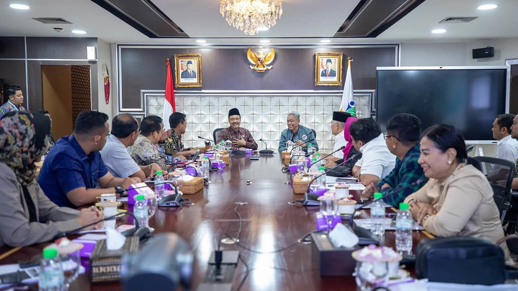 Gus Ipul Ajak DPRD Sumut Kawal Sekolah Rakyat Gus Ipul Ajak DPRD Sumut Kawal Sekolah Rakyat