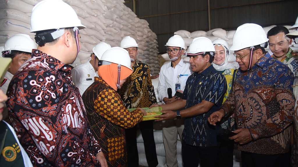 DPR Minta Bulog Percepat Penyaluran Beras & Serap Jagung di NTT DPR Minta Bulog Percepat Penyaluran Beras & Serap Jagung di NTT